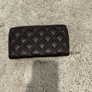 Black Quilted Leather Wallet with Zip Closure and Medium Size